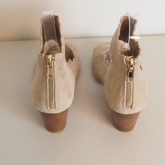 Anthropologie Block Heel Peep Toe Scalloped Shoes Women's Size 8M Tan Suede - Picture 4 of 11
